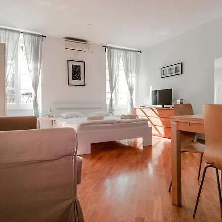 Apartment Artemus Music Piran