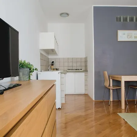 Artemus Music Apartment