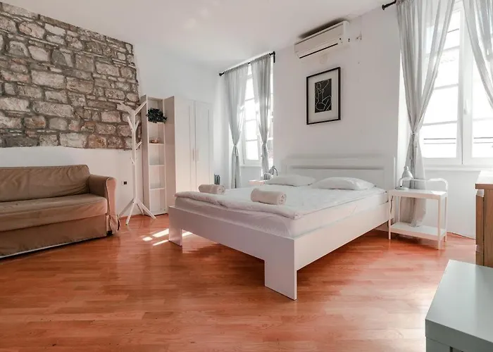 アパート Artemus Music ピラン