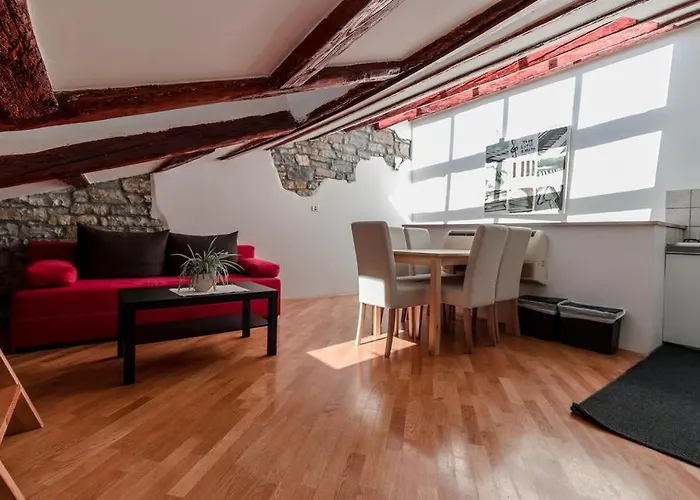 Artemus Music アパート ピラン